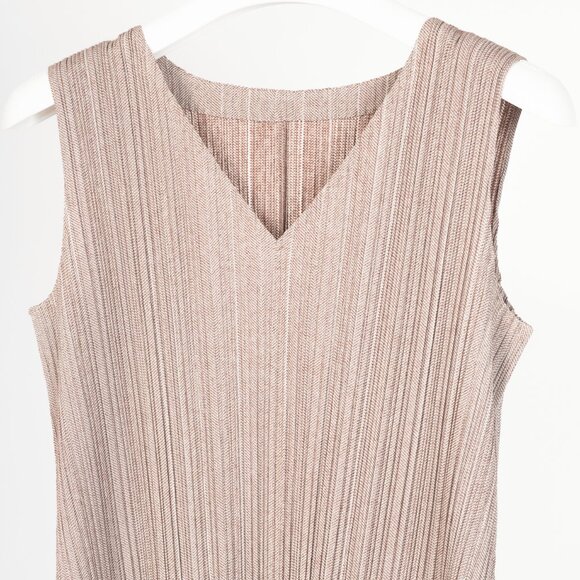 Pleats Please Issey Miyake Dusty Rose Herringbone-Print Midi Dress - Picture 3 of 7